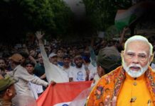বিক্ষোভের মুখে সংসদ ভবন ছাড়লেন মোদি