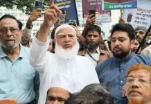 ‘আমরা জনগণের দাবি নিয়ে এসেছি’ সচিবালয়ের সামনে বিরোধীদলীয় নেতা