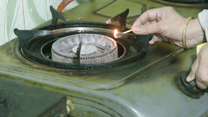 Gas-2-6aa8c683741a1